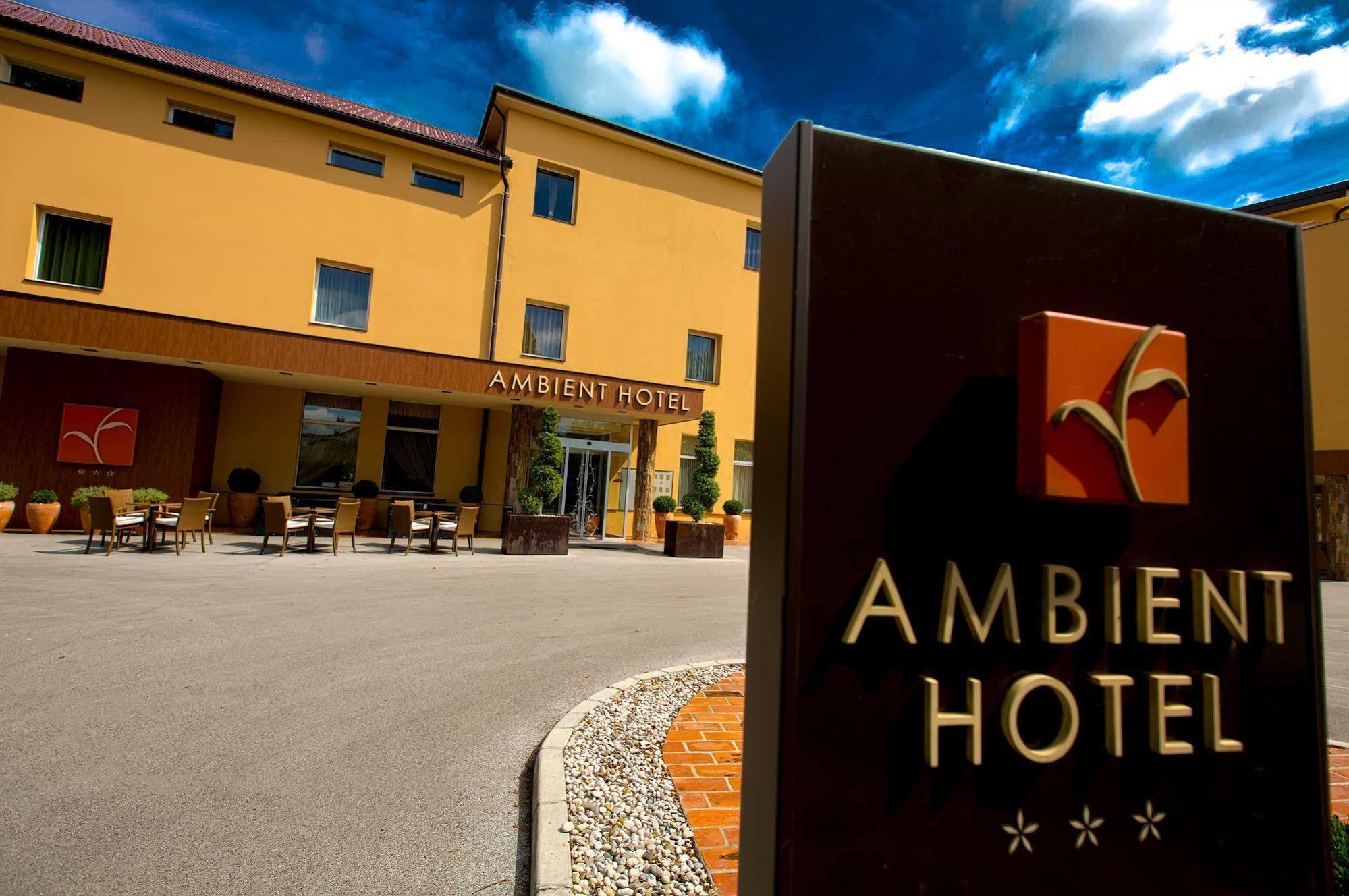 Ambient Hotel Domžale Екстериор снимка